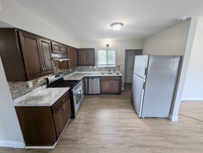 1027 Farmview Dr in St. Louis, MO - Building Photo - Building Photo