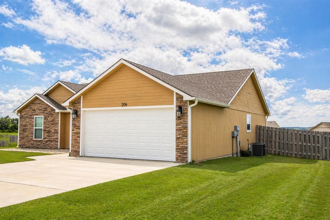 206 Kelly Ln in Saint George, KS - Building Photo - Building Photo