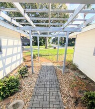 945 Bramble Bush Cir W in Port Orange, FL - Building Photo - Building Photo