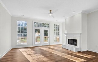 198 Harbour Ln in Richmond Hill, GA - Building Photo