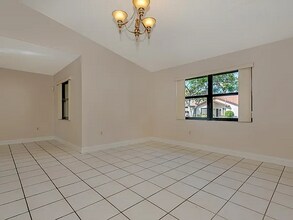9025 SW 112th Ct in Miami, FL - Building Photo - Building Photo