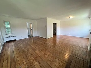 2615 Ardmore Ave in Cincinnati, OH - Building Photo - Building Photo