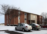 Building Photo - 401-403 Hancock County Line Rd Apartments in Bluffton, Ohio
