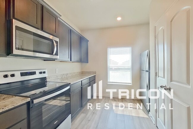106 Palomino Bnd Dr in Newark, TX - Building Photo - Building Photo