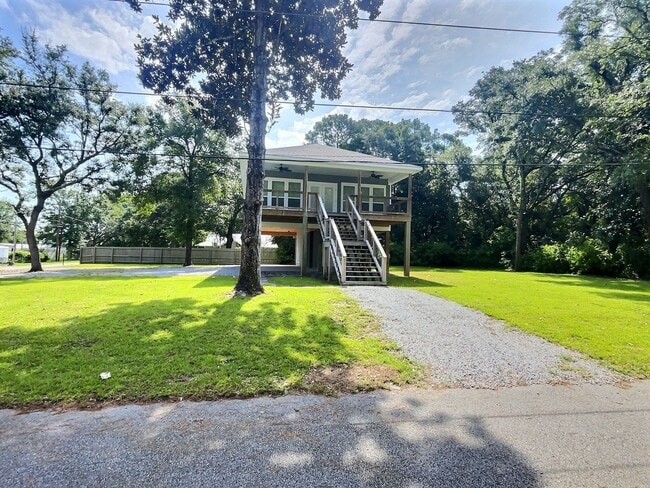 property at 8705 E Simmons Bayou Dr