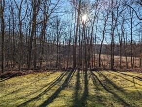 13807 Equestrian Dr in Burton, OH - Building Photo - Building Photo