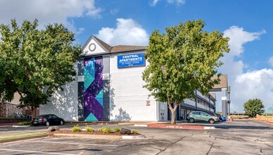 Central Apartments in Tulsa, OK - Foto de edificio - Building Photo