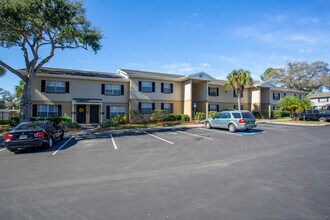 Windsor Manor in Tampa, FL - Foto de edificio - Building Photo