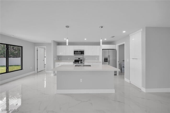 20 SW 17th Pl