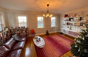 84 Atherton Rd in Brookline, MA - Building Photo - Building Photo