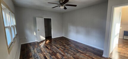 1323 24th St in Des Moines, IA - Building Photo - Building Photo
