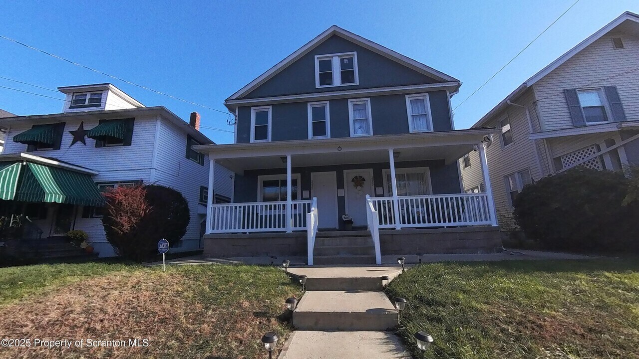 2232 Comegys Ave in Scranton, PA - Building Photo
