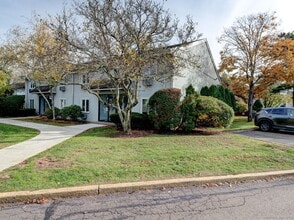 105 Florence Rd in Branford, CT - Building Photo - Building Photo