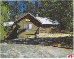 809 Talmadge Rd in Big Bear Lake, CA - Building Photo