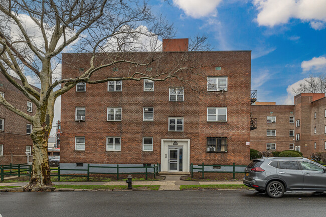 13417 Cherry Ave in Flushing, NY - Building Photo - Building Photo