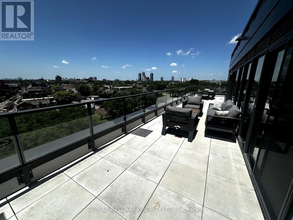 5-805 Lakeview Ave in Toronto, ON - Building Photo