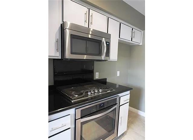 5460 Dobbs St in Los Angeles, CA - Building Photo - Building Photo