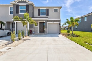 6601 Serenity Fall Ln in Sarasota, FL - Building Photo