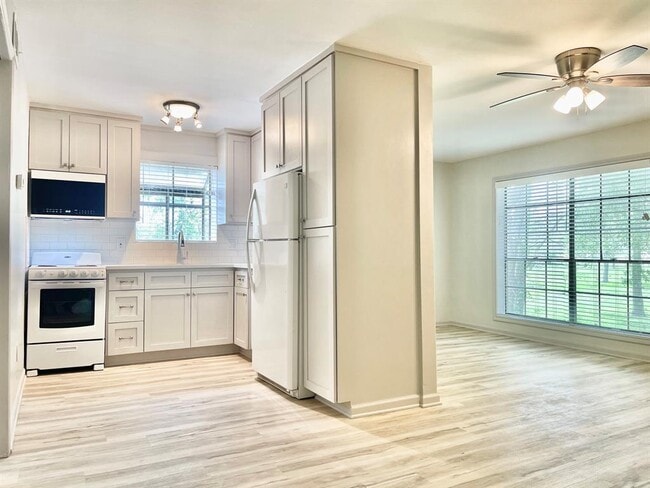 property at 1311 Antoine Dr
