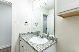 12003 Englewood Ave in Lubbock, TX - Building Photo - Building Photo