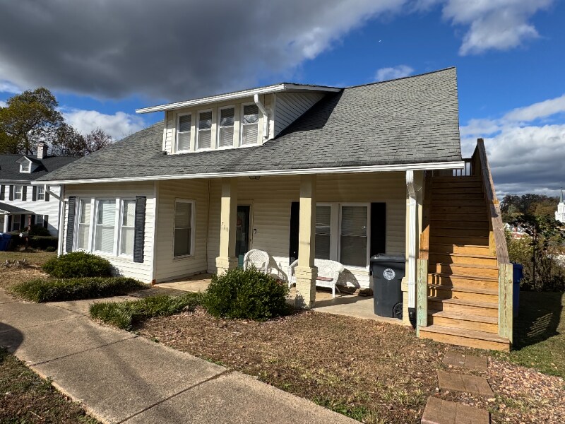 711 Kensington Ave in North Wilkesboro, NC - Building Photo