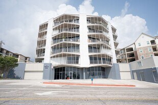 823 S Water St in Corpus Christi, TX - Building Photo