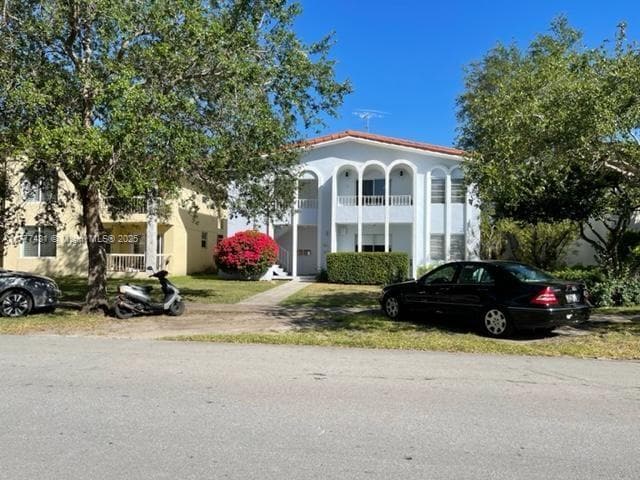 517 Menendez Ave in Miami, FL - Building Photo - Building Photo