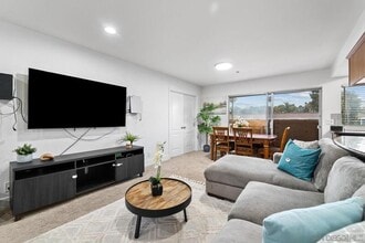 615 Fredricks Ave in Oceanside, CA - Building Photo - Building Photo
