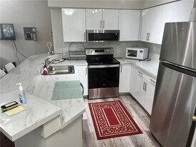 2550 SW 18th Ter, Unit 1703 in Fort Lauderdale, FL - Building Photo
