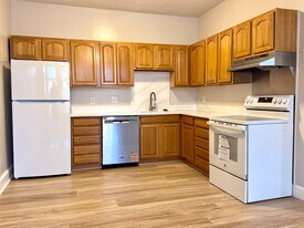 164 Winthrop Rd, Unit 3 in Brookline, MA - Building Photo