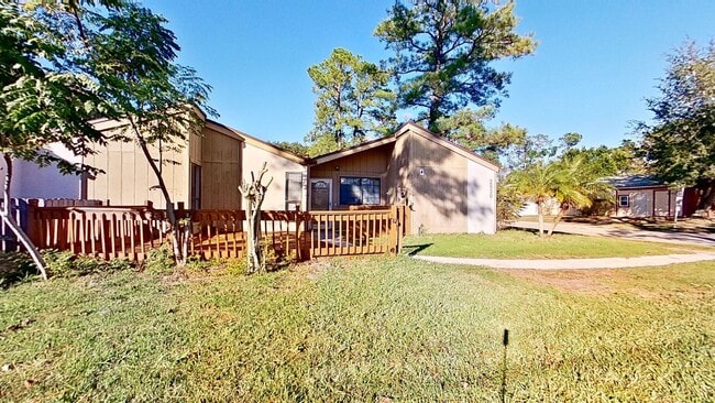 2530 Whispering Woods Blvd in Jacksonville, FL - Building Photo - Building Photo