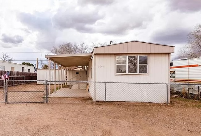property at 3648 Bluebird Ln