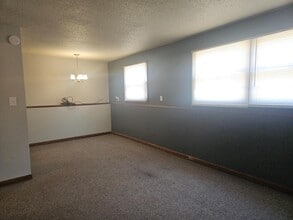 708 N Campbell St in Macomb, IL - Building Photo - Building Photo