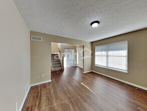 8676 Woolstone Ct in Maineville, OH - Foto de edificio - Building Photo