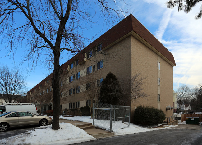 University Gardens in Silver Spring, MD - Building Photo - Building Photo