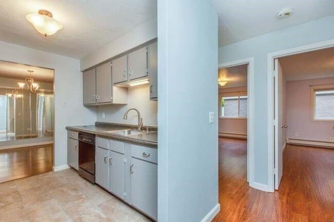 210 Brook Village Rd, Unit 9 in Nashua, NH - Foto de edificio - Building Photo