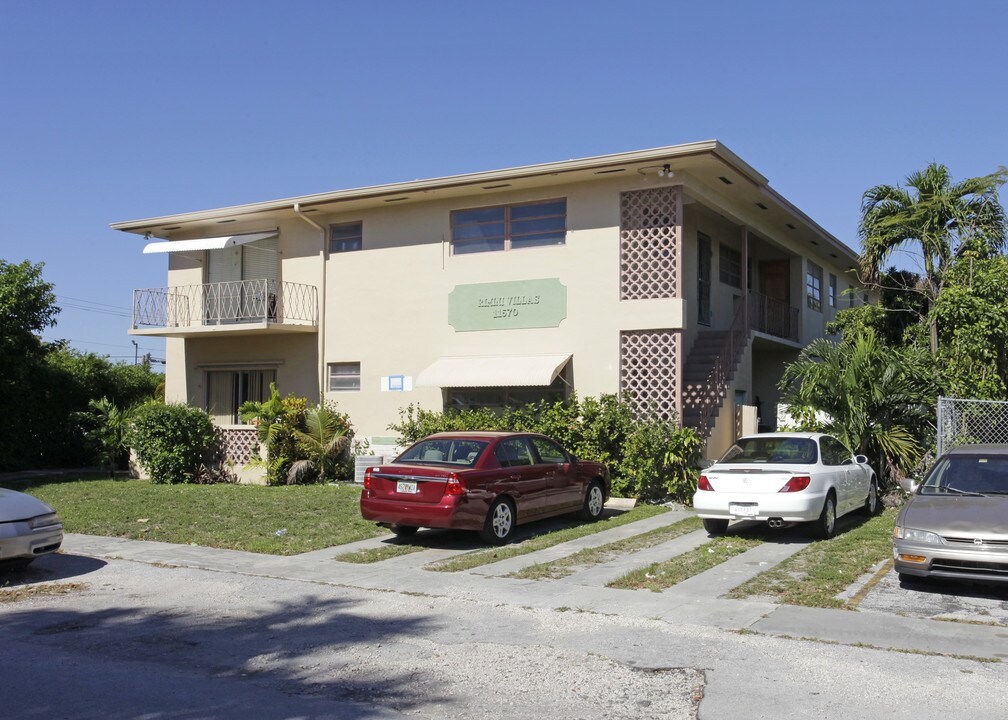 Ramini Villas in Miami, FL - Foto de edificio