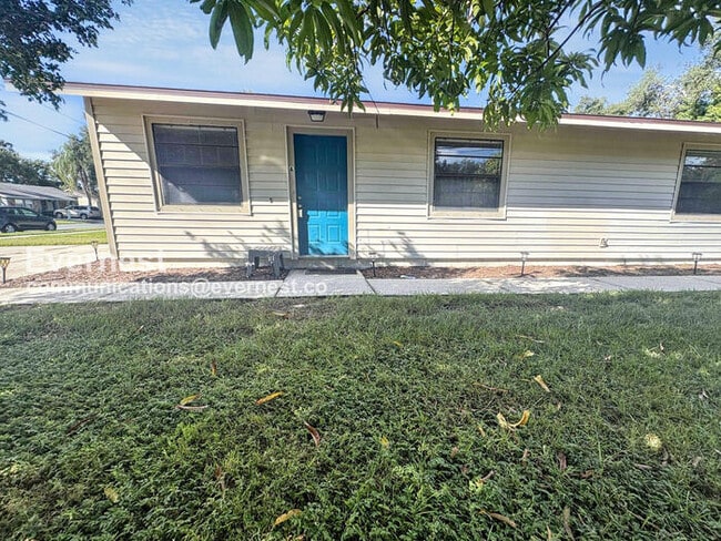 2901 Bay View Dr
