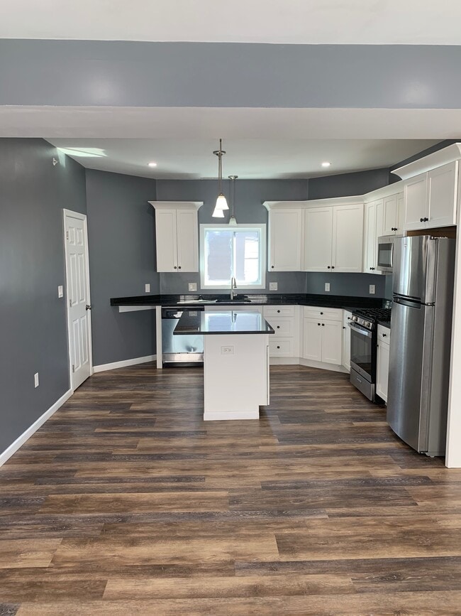 10 John St, Unit 3 in Chelsea, MA - Building Photo - Building Photo