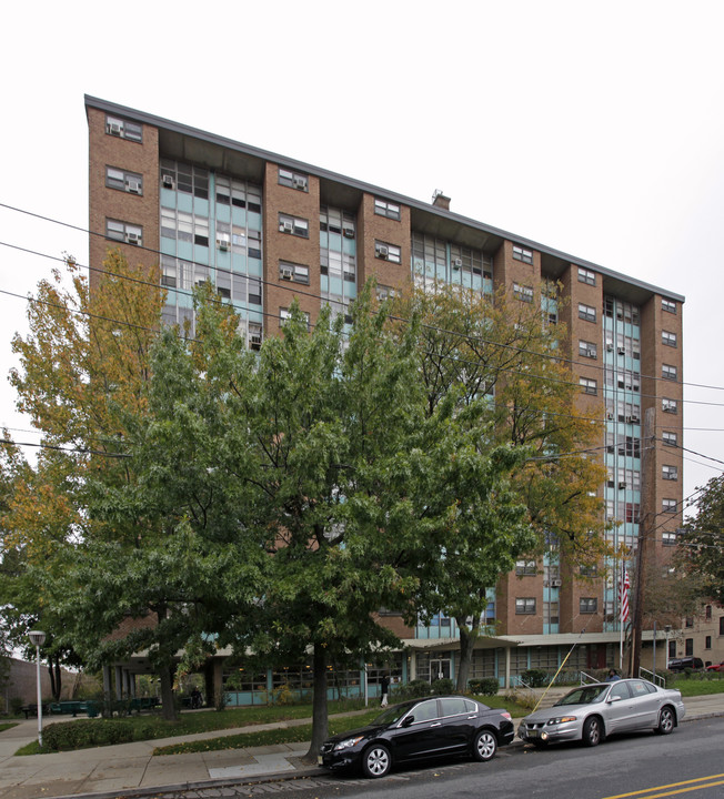 Berry Gardens I & II in Jersey City, NJ - Building Photo