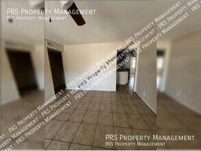 1559 E Flower Cir in Mesa, AZ - Building Photo - Building Photo
