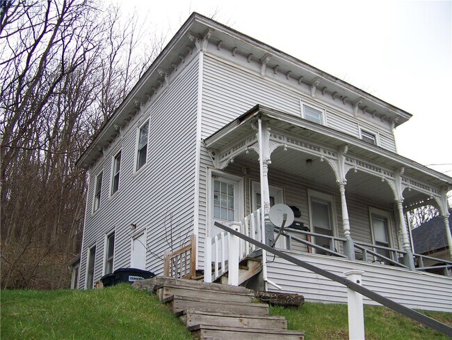 493 Main St in Oneonta, NY - Building Photo - Building Photo