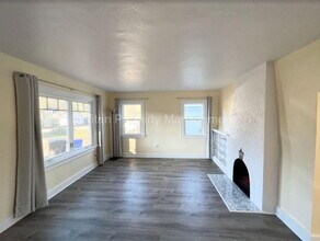 1030 SE 184th Ave in Portland, OR - Building Photo - Building Photo