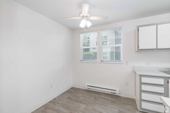 Hampton Park Apartments in Tigard, OR - Building Photo - Building Photo