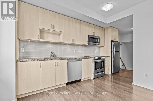 1140-1140 Briar Hill Ave in Toronto, ON - Building Photo - Building Photo