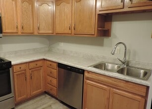 204 E Bailey Rd in Naperville, IL - Building Photo - Building Photo