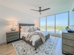 13925 Old Coast Rd in Naples, FL - Foto de edificio - Building Photo
