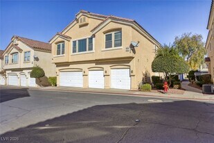 2572 Land Rush Dr in Henderson, NV - Building Photo