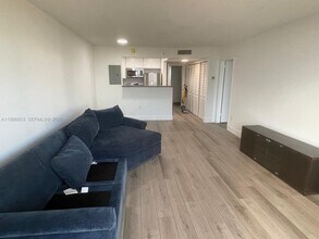2350 NE 135th St in North Miami, FL - Building Photo - Building Photo