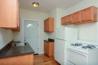 3810 N Fremont St, Unit J08P in Chicago, IL - Building Photo - Building Photo